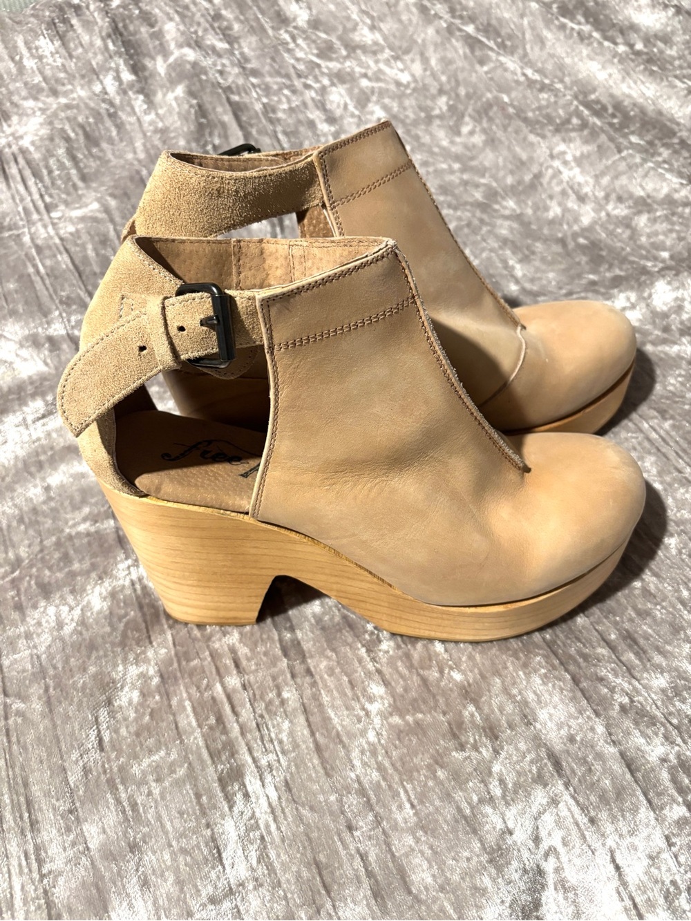 🌺Free People Size 8/39 Tan leather platform boots with wooden heel Cutout Heels - Picture 8 of 11